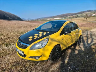 Używany Opel Corsa Edition 90 KM (66 kW) 2010 Żółty Hatchback