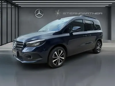 Gebraucht Mercedes T180 Progressive 131 PS (96 kW) 2025 Cavansitblau metallic Van / Kleinbus