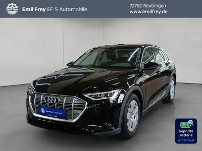 Gebraucht Audi e-tron Basis 230 kW (313 PS) 2022 Brillantschwarz SUV