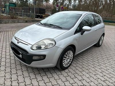 Gebraucht Fiat Grande Punto 69 PS (50 kW) 2011 Silber Kleinwagen