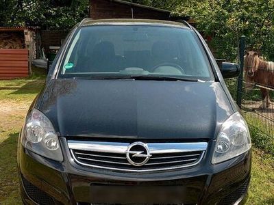 gebraucht Opel Zafira 7 Sitzer Benzin BJ 2013 Anhängerkupplung