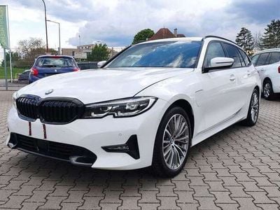 BMW 330e