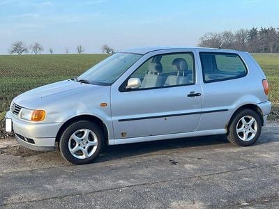 Silber Gebraucht 1998 VW Polo Limousine | 999 € (Guter Preis)
