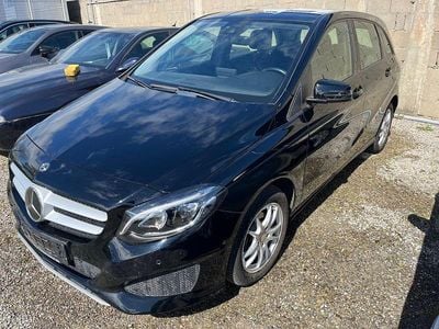 Usata Mercedes B180 122 CV (89 kW) 2018 Nero Monovolume