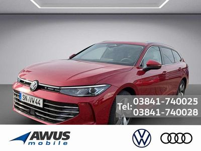 Gebraucht VW Passat Elegance 150 PS (110 kW) 2024 Rot / chilirot (metallic) Kombi