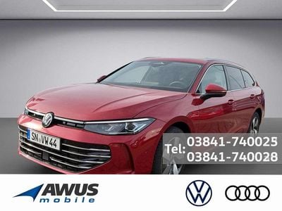 Rot / chilirot (metallic) Gebraucht 2024 VW Passat Elegance Kombi | 42.990 € (Guter Preis)