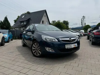 Gebraucht Opel Astra Edition 116 PS (85 kW) 2010 Blau Limousine