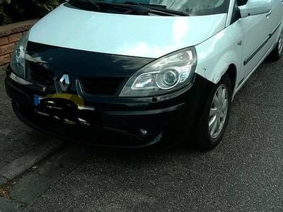 Używany Renault Scénic II 125 KM (91 kW) 2005 Biały Minivan