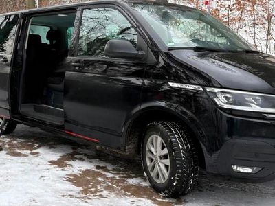 Usado VW Multivan 150 HP (110 kW) 2021 Preto Van
