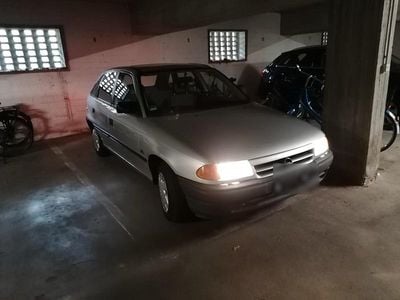 Second-hand Opel Astra Basis 75 CP (55 kW) 1993 Argintiu Hatchback