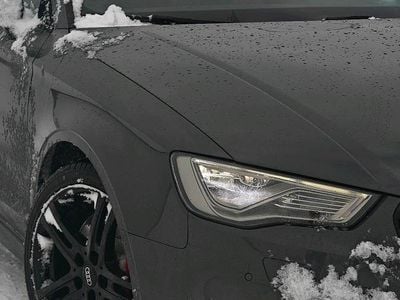 Grau Gebraucht 2015 Audi S3 Ambiente Limousine | 23.000 € (Etwas zu teuer)
