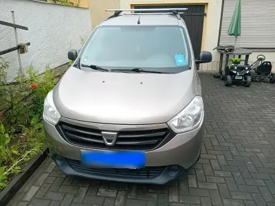 Gebraucht Dacia Lodgy 86 PS (63 kW) 2014 Braun Van / Kleinbus