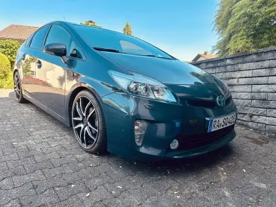 Gebraucht Toyota Prius TEC-Edition 136 PS (100 kW) 2014 Grau Limousine