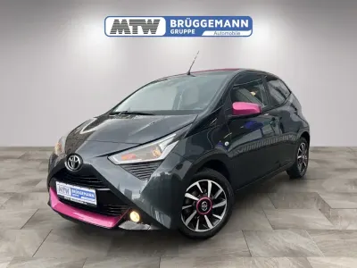 Gebraucht Toyota Aygo x-style 72 PS (52 kW) 2020 Grau Kleinwagen