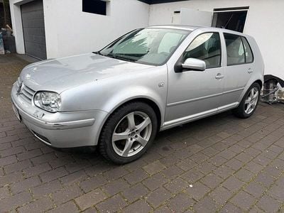 Silber Gebraucht 2003 VW Golf IV Kleinwagen | 2.500 € (Guter Preis)