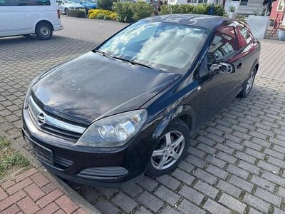Usata Opel Astra GTC 101 CV (74 kW) 2006 Nero Berlina