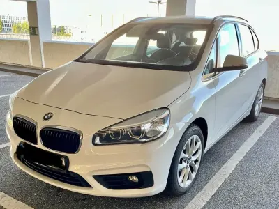 Gebraucht BMW 218 Active Tourer Basis 150 PS (110 kW) 2017 Weiß Van / Kleinbus
