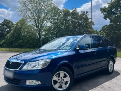 Używany Skoda Octavia 105 KM (77 kW) 2011 Niebieski Kombi