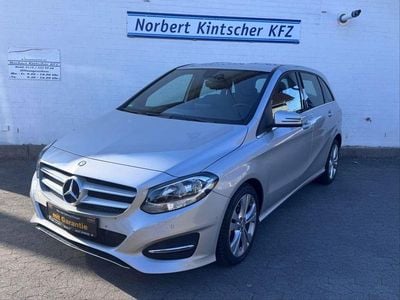 Usata Mercedes B180 122 CV (89 kW) 2015 Argento Monovolume