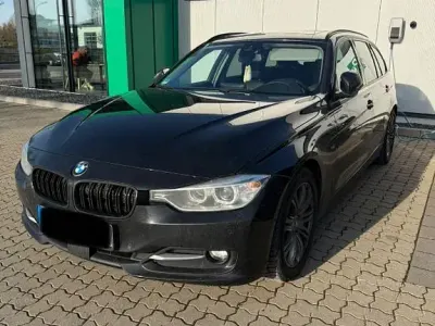 Gebraucht BMW 320 Sport Line 184 PS (135 kW) 2013 Schwarz Kombi