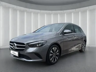 Gebraucht Mercedes B200 163 PS (119 kW) 2022 Grau Van / Kleinbus