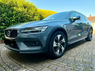 Gebraucht Volvo V60 CC 190 PS (139 kW) 2019 Grau Kombi