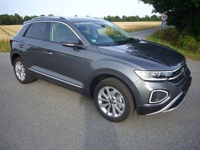 Second-hand VW T-Roc Style 110 CP (80 kW) 2022 Gri SUV