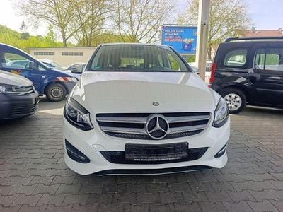 Gebraucht Mercedes B180 109 PS (80 kW) 2015 Weiß Van / Kleinbus