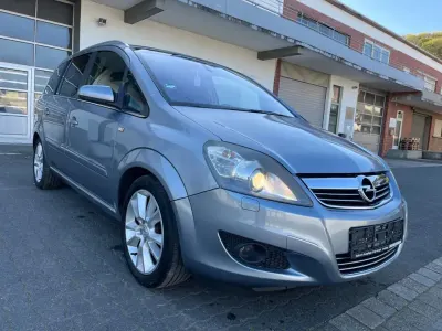 Gebraucht Opel Zafira Cosmo 150 PS (110 kW) 2008 Silber Van / Kleinbus