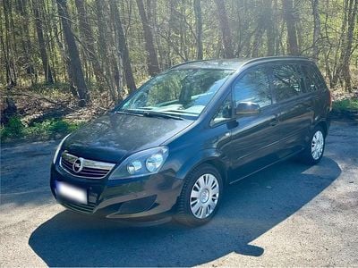 Second-hand Opel Zafira Family 140 CP (102 kW) 2013 Negru Monovolum