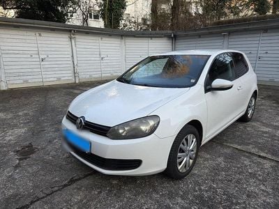 Gebraucht VW Golf VI 105 PS (77 kW) 2009 Weiß Kleinwagen