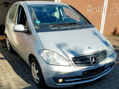 Gebraucht Mercedes A160 95 PS (69 kW) 2010 Silber Limousine