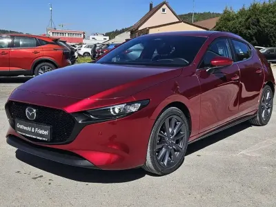 Neu Mazda 3 Center-Line 140 PS (102 kW) 2026 Soul red crystal m Limousine