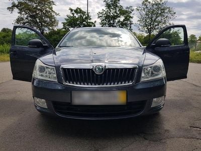 Gebraucht Skoda Octavia Ambition 122 PS (89 kW) 2011 Grau Kombi