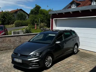 Gebraucht VW Golf VII Highline 150 PS (110 kW) 2019 Grau Kombi