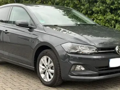 Gebraucht VW Polo Highline 95 PS (69 kW) 2019 Grau Kleinwagen