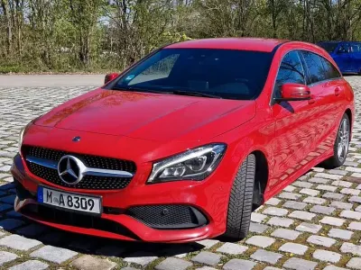 Gebraucht Mercedes CLA180 Shooting Brake AMG line 122 PS (89 kW) 2018 Rot Kombi