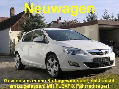 Gebraucht Opel Astra Design Edition 101 PS (74 kW) 2011 Weiß Limousine