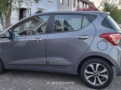 Gebraucht Hyundai i10 Style 87 PS (63 kW) 2016 Grau Kleinwagen
