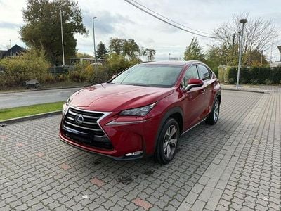 Rot Gebraucht 2017 Lexus NX300 E-FOUR Luxury Line SUV | 30.000 €