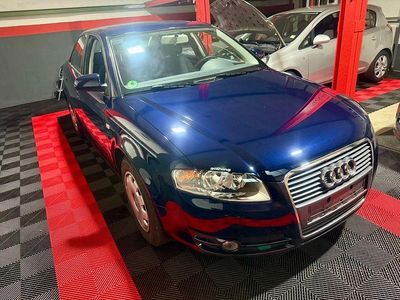 Gebraucht Audi A4 102 PS (75 kW) 2005 Blau Limousine