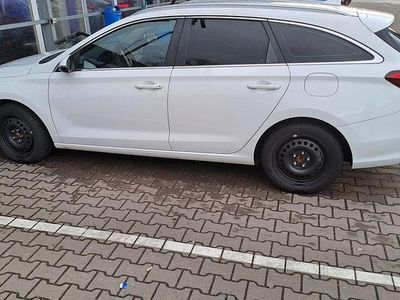 Gebraucht Hyundai i30 140 PS (102 kW) 2019 Weiß Kombi