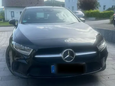 Gebraucht Mercedes A180 Advanced 136 PS (100 kW) 2020 Schwarz Kombi