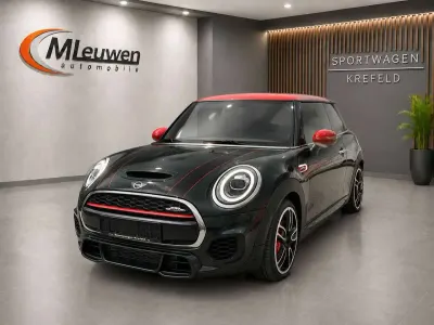 Gebraucht Mini John Cooper Works 231 PS (169 kW) 2020 Rebel green Kleinwagen