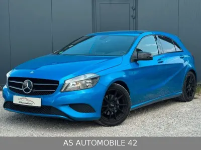 Gebraucht Mercedes A180 122 PS (89 kW) 2012 Blau Kleinwagen