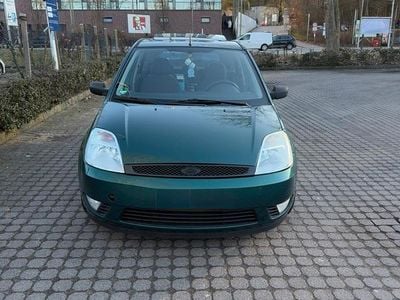 Usata Ford Fiesta 70 CV (51 kW) 2002 Verde Utilitaria