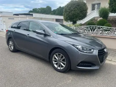 Gebraucht Hyundai i40 Trend 135 PS (99 kW) 2016 Grau Kombi