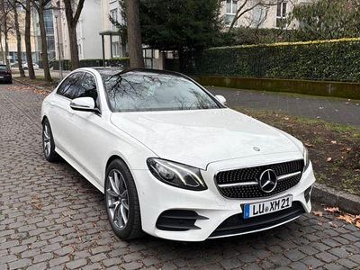 Weiß Gebraucht 2016 Mercedes E200 AMG Limousine | 22.999 € (Etwas zu teuer)