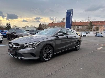 Gebraucht Mercedes CLA200 Shooting Brake Urban 136 PS (100 kW) 2017 Grau Kombi