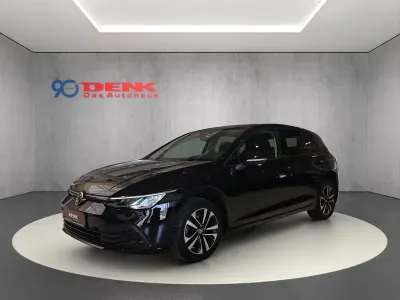 Gebraucht VW Golf VII United 150 PS (110 kW) 2021 Deep black perleffekt Kleinwagen